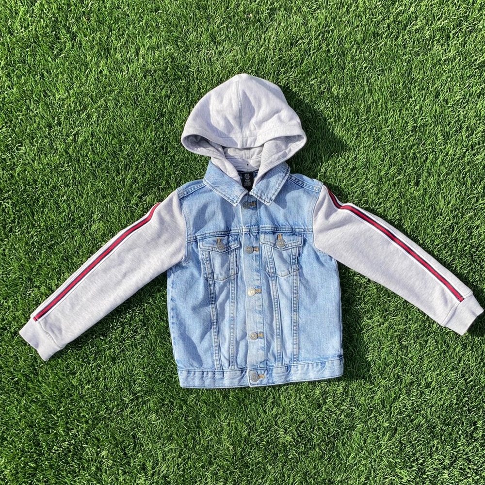 H&M Hooded Denim Jacket // Boys // Size 7-8